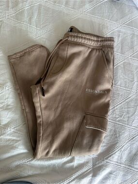 ESSENTIALS Women’s Tan Cargo Sweatpants